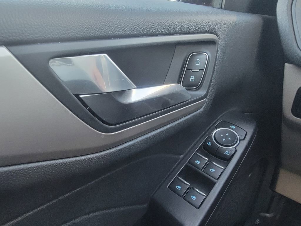 Used 2021 Ford Escape SEL image 21