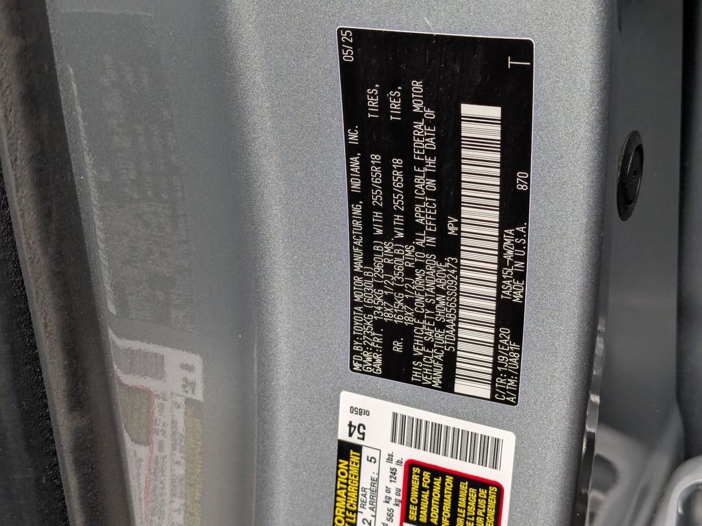 Used 2025 Toyota Grand Highlander XLE image 35