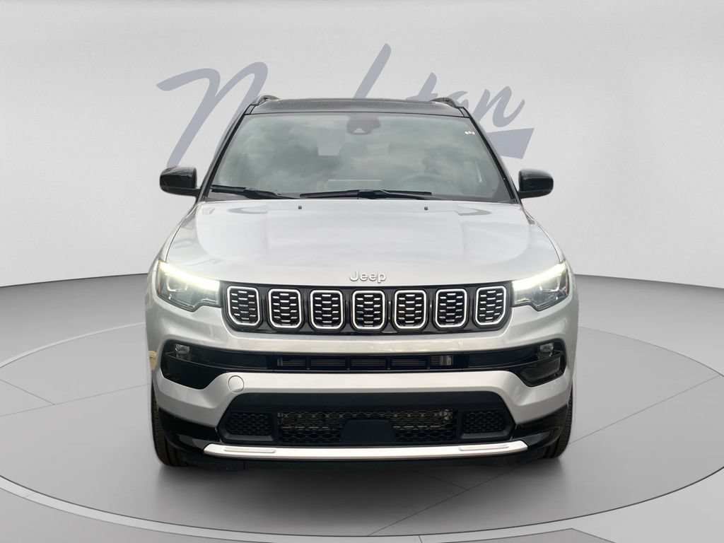 Used 2025 Jeep Compass Limited w/ Elite Group AWD/4WD image 2
