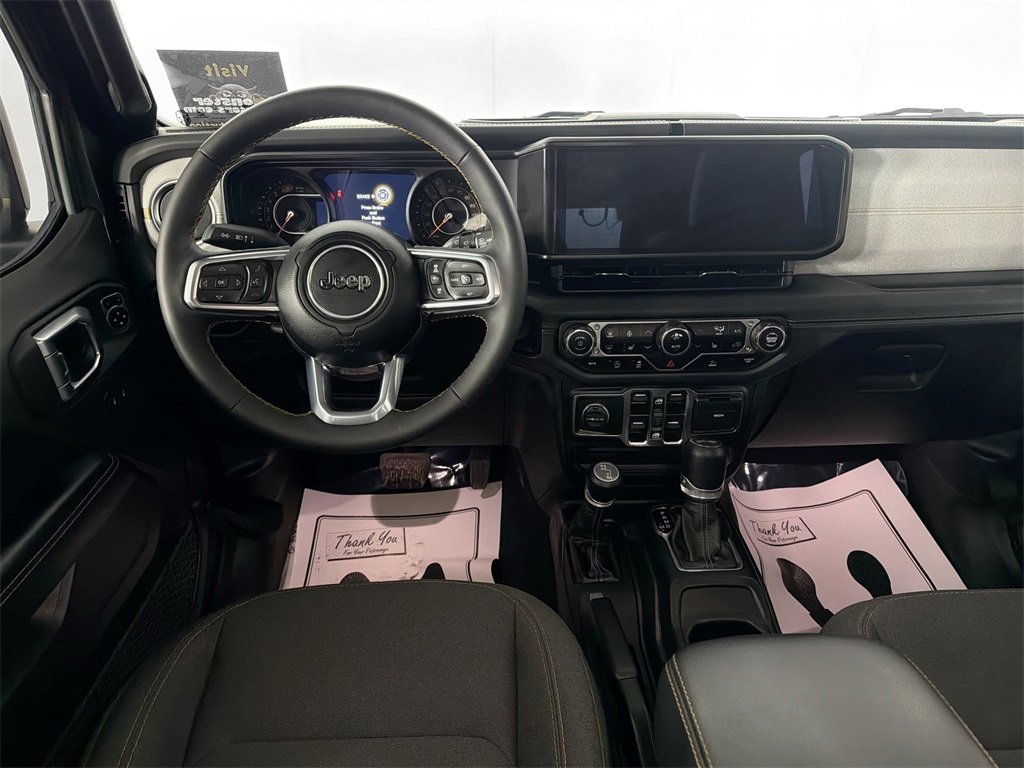Used 2024 Jeep Wrangler Sahara image 21
