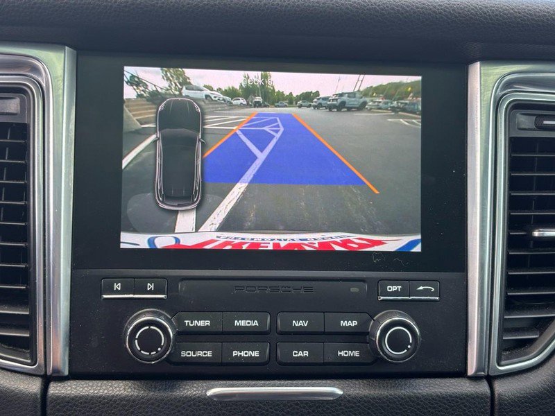 Used 2018 Porsche Macan S image 21