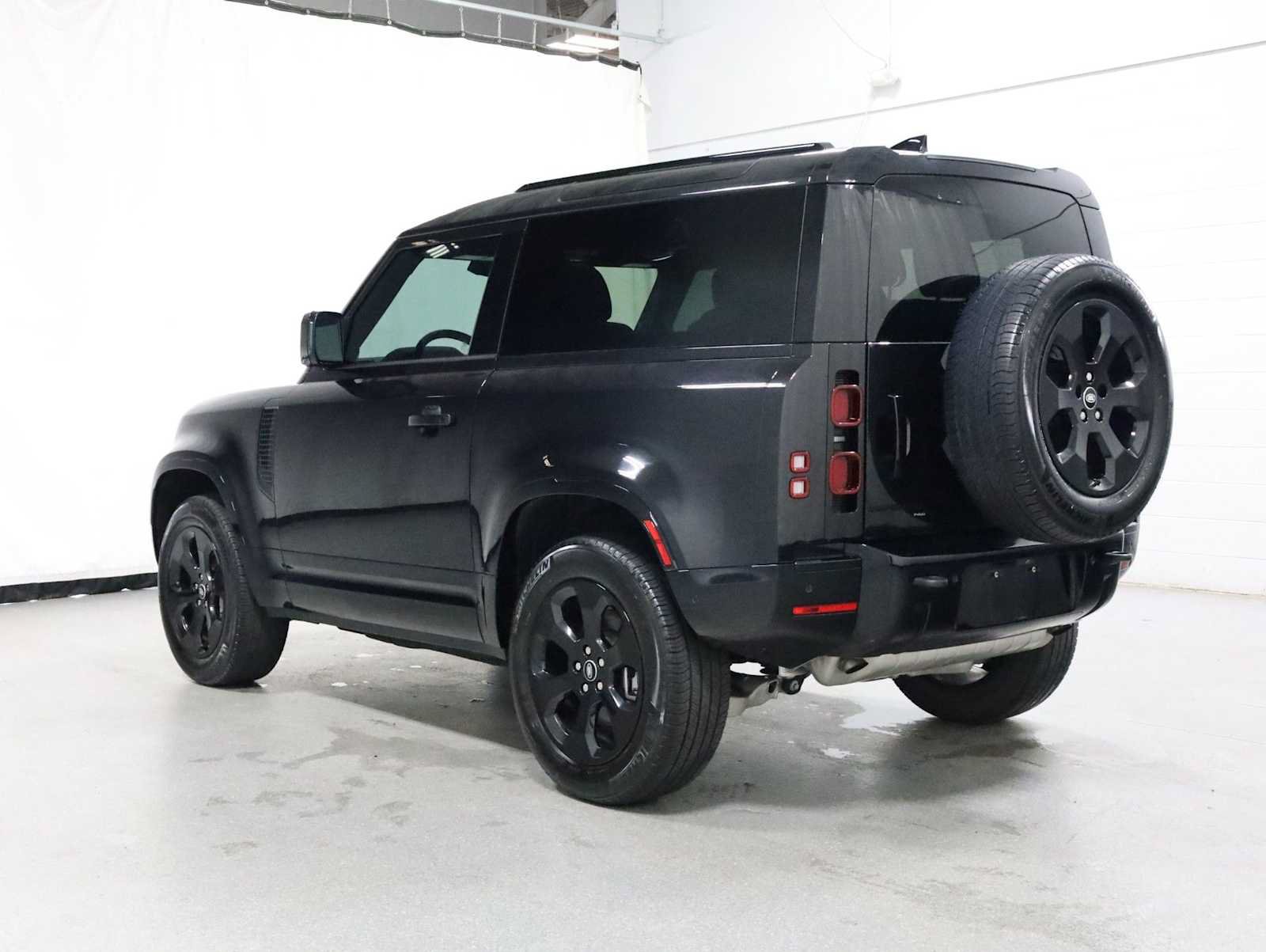 Used 2023 Land Rover Defender 90 X-Dynamic SE AWD/4WD image 3
