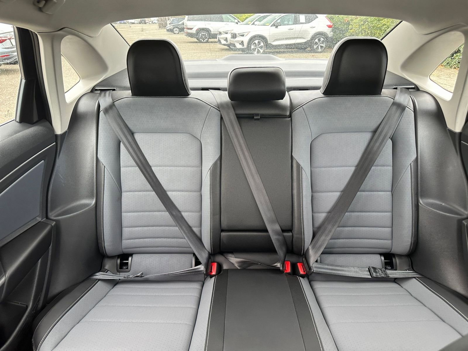 Used 2025 Volkswagen Jetta SE image 40