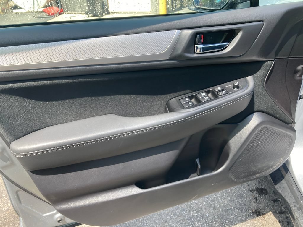 Used 2017 Subaru Outback 2.5i Premium AWD/4WD image 13
