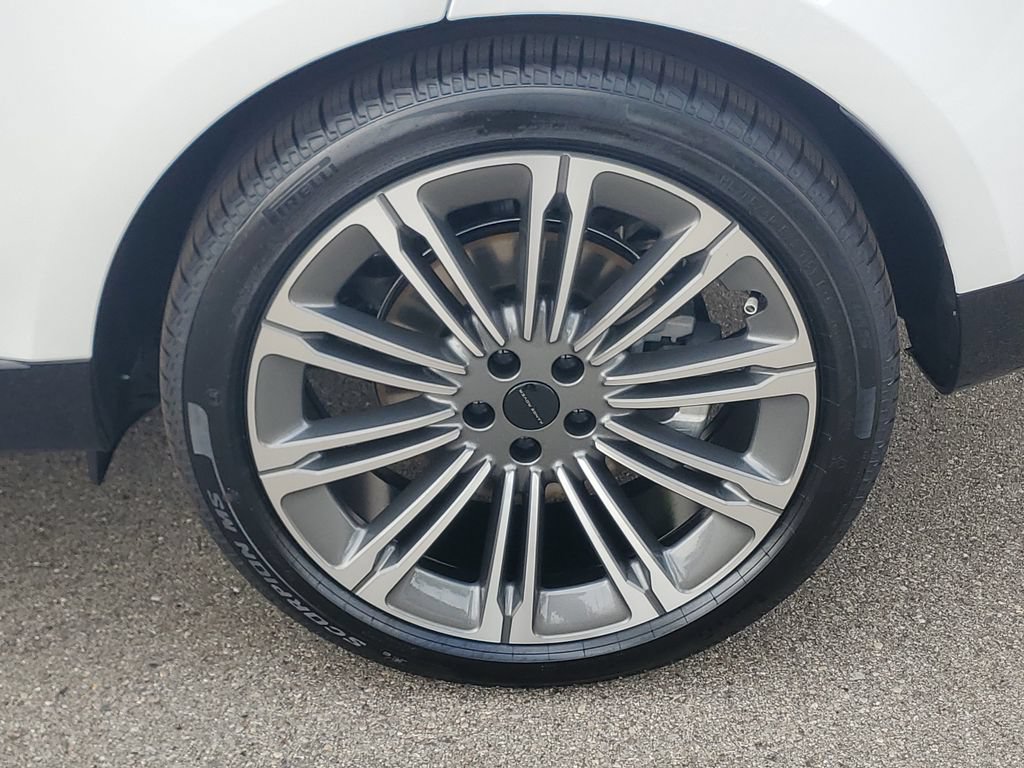 New 2026 Land Rover Range Rover Long Wheelbase SE AWD/4WD image 5