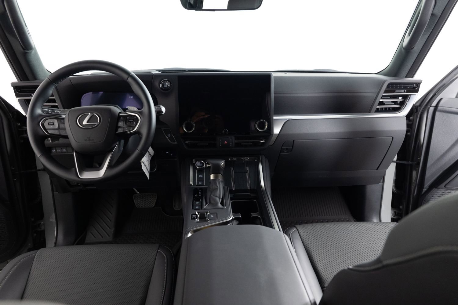 Used 2025 Lexus GX 550 w/ Accessory Package (2T) AWD/4WD image 33