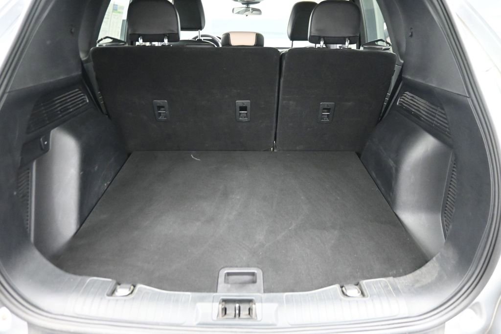 Used 2022 Ford Escape SEL FWD image 11