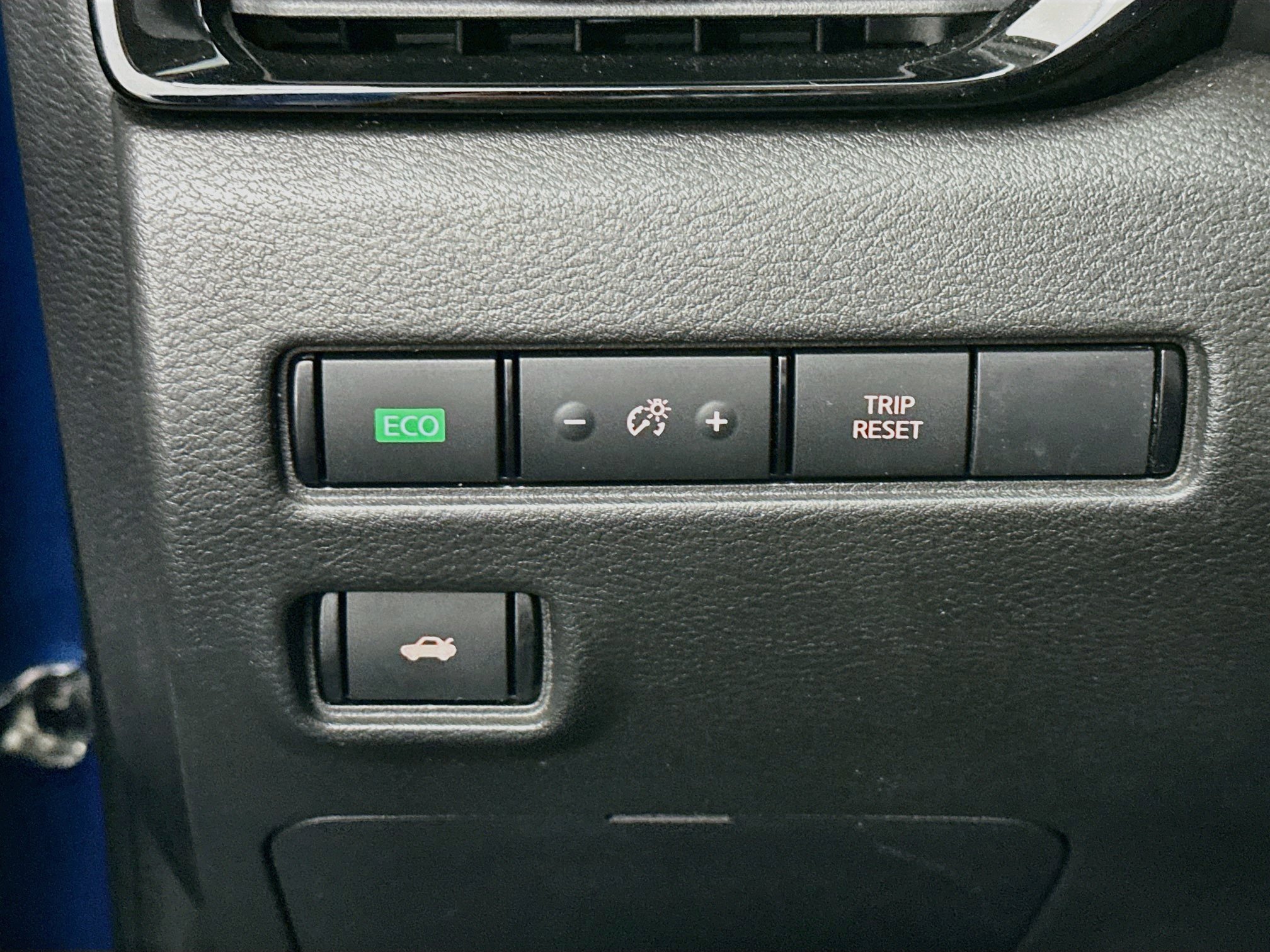 Used 2025 Nissan Sentra SV FWD image 17