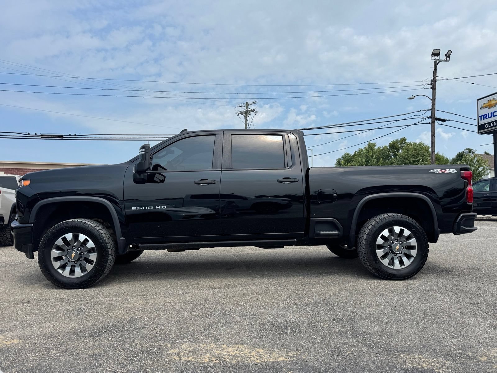 Used 2022 Chevrolet Silverado 2500 Custom w/ Custom Value Package AWD/4WD image 3
