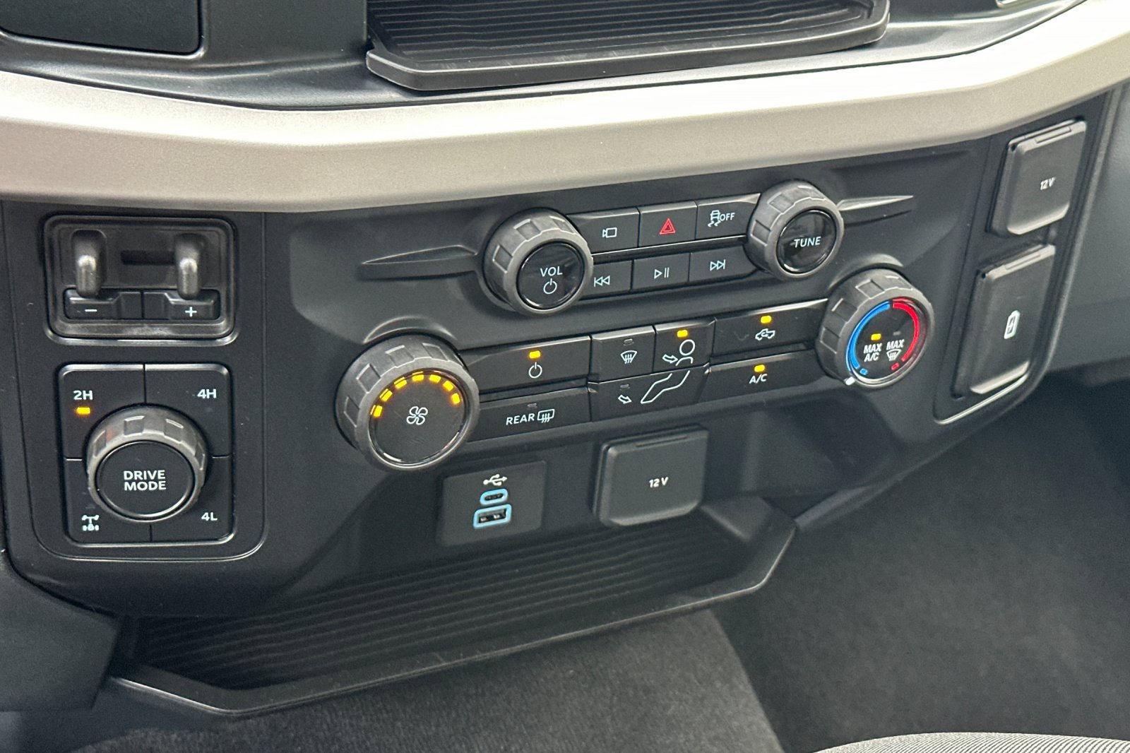 New 2026 Ford F250 4x4 Crew Cab Super Duty image 19