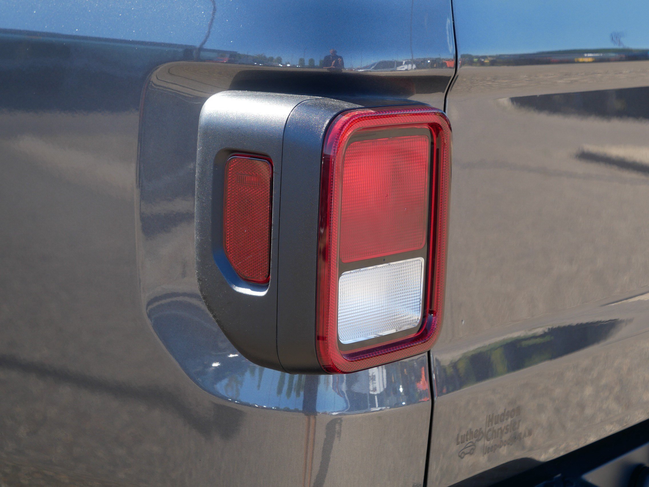 Used 2025 Jeep Gladiator Sport AWD/4WD image 17
