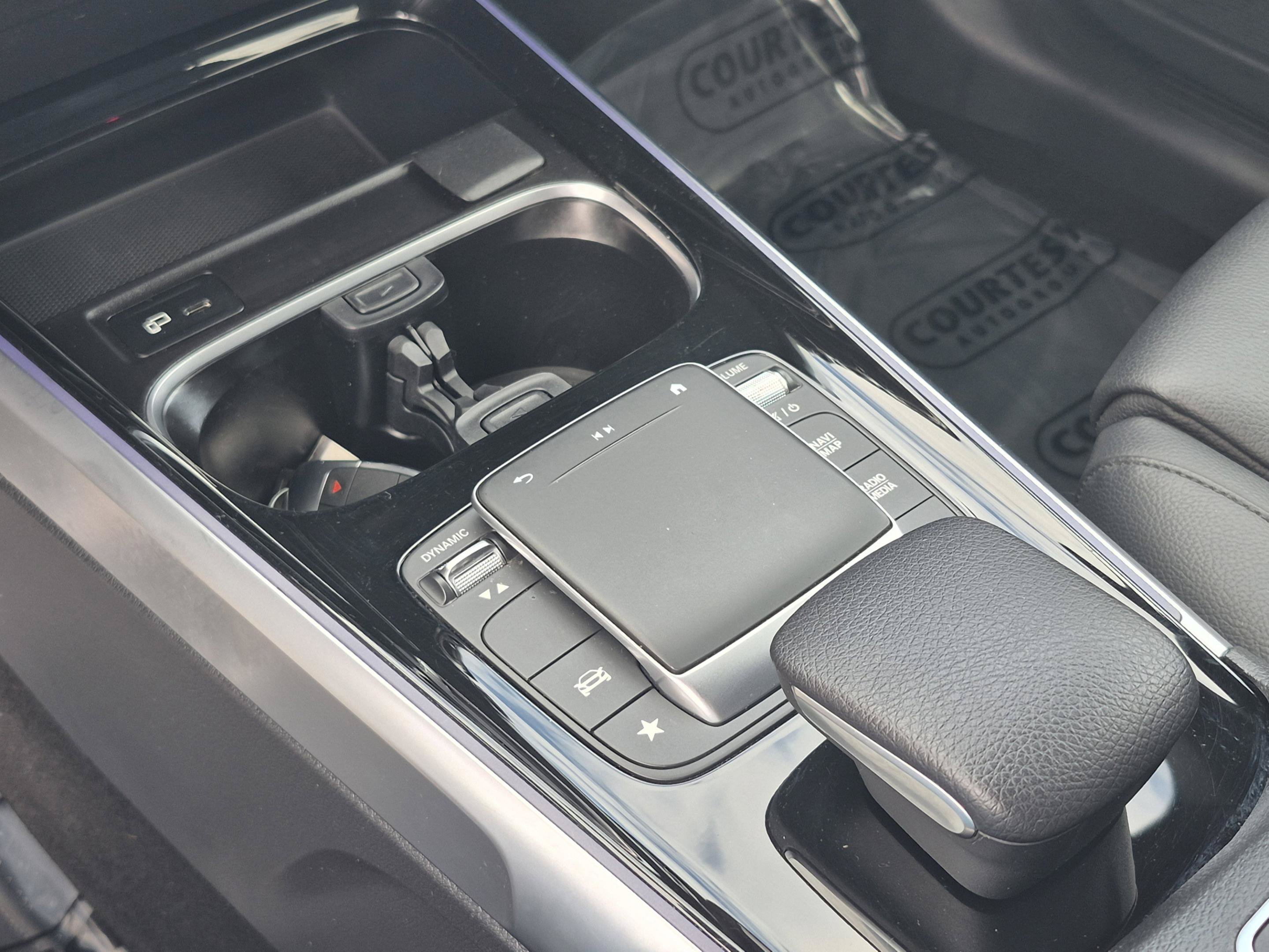 Used 2022 Mercedes-Benz GLB 250 image 28