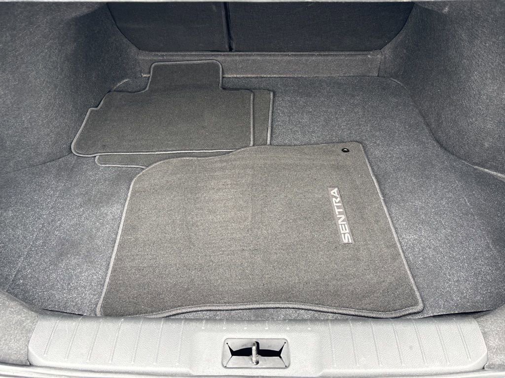 Used 2025 Nissan Sentra SR image 16