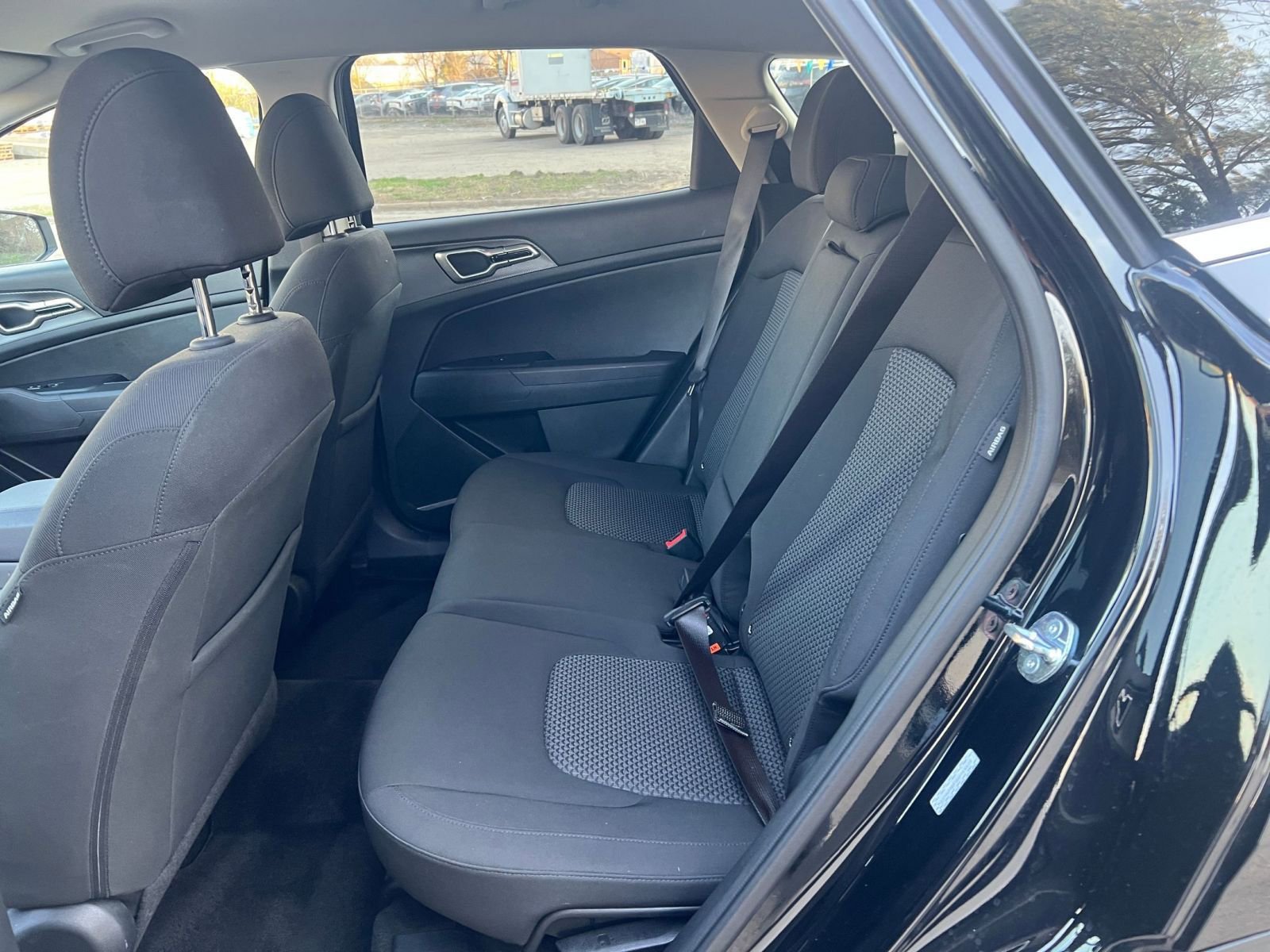 Used 2025 Kia Sportage LX image 24