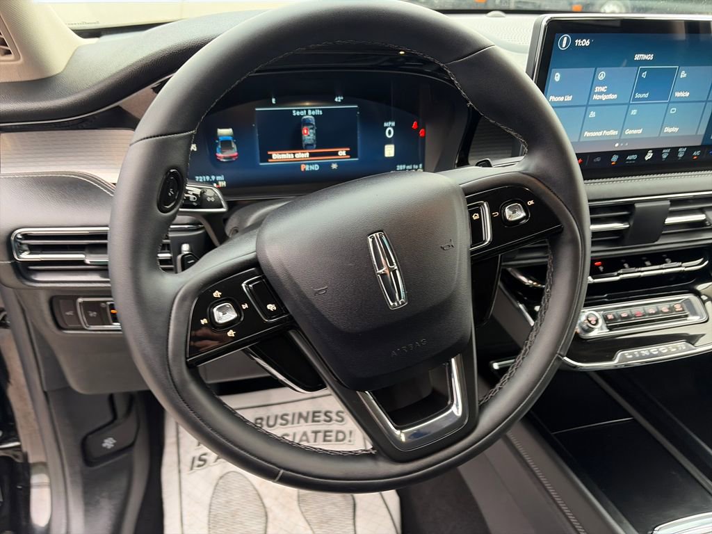 Used 2023 Lincoln Corsair Standard image 26