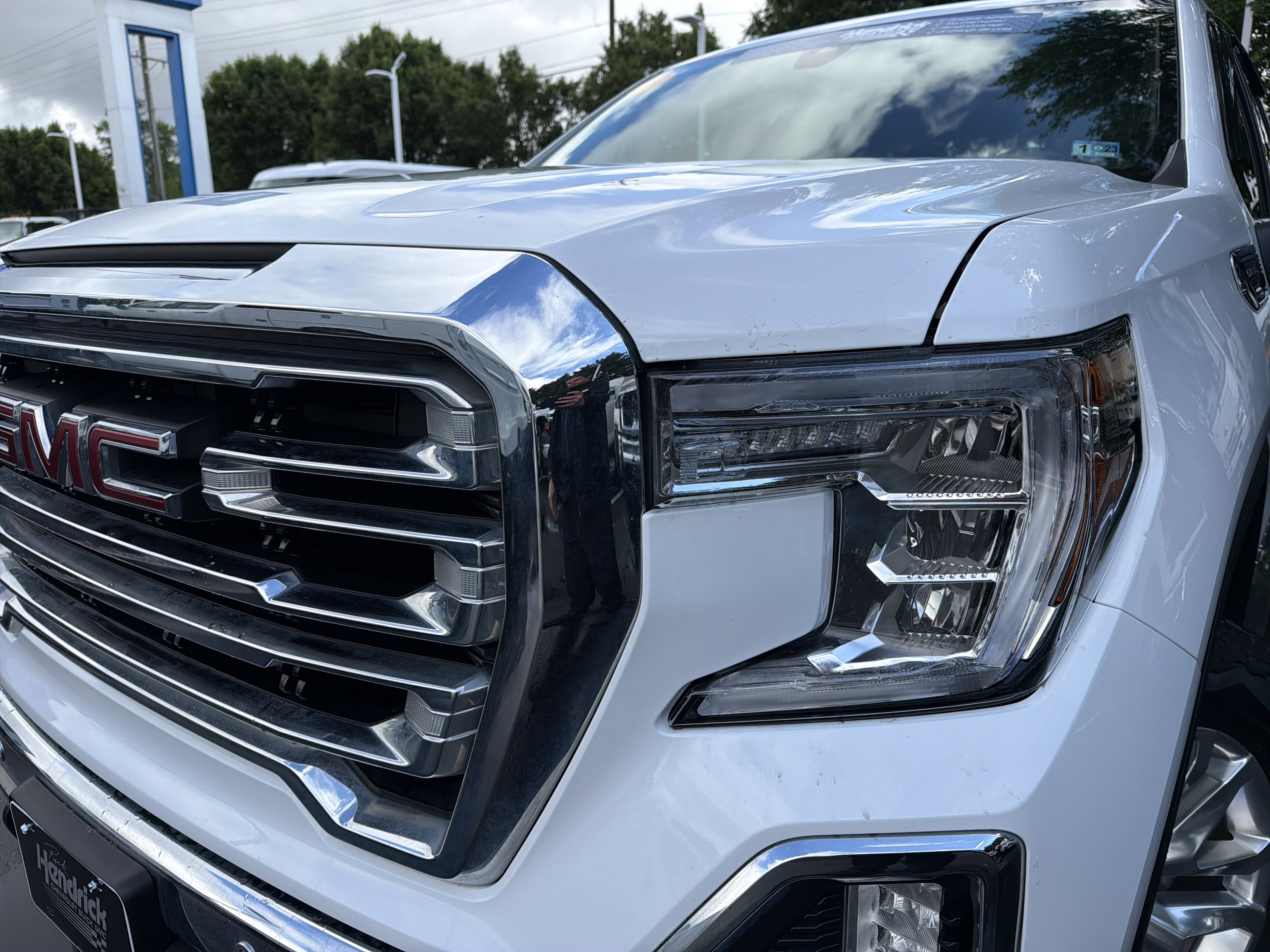 Used 2019 GMC Sierra 1500 SLT w/ SLT Premium Plus Package AWD/4WD image 6