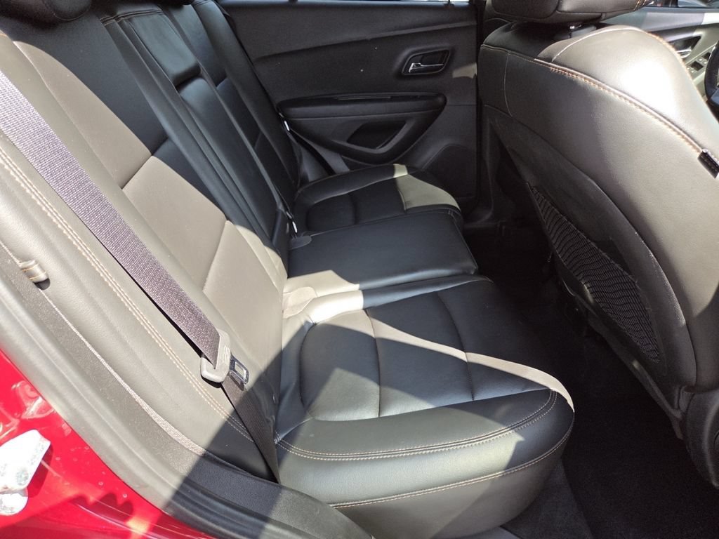 Used 2018 Chevrolet Trax Premier FWD image 27