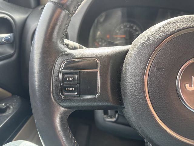 Used 2015 Jeep Patriot High Altitude AWD/4WD image 22
