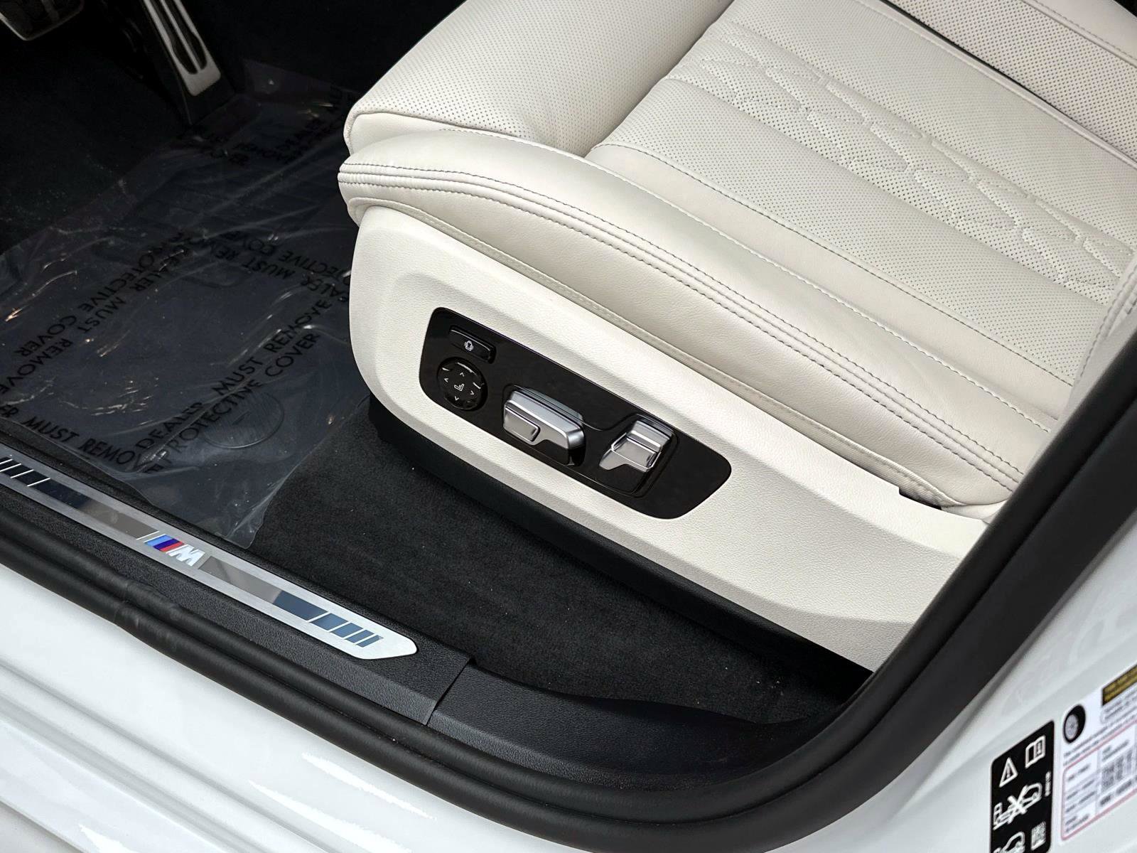 New 2026 BMW X7 xDrive40i w/ M Sport Package image 19