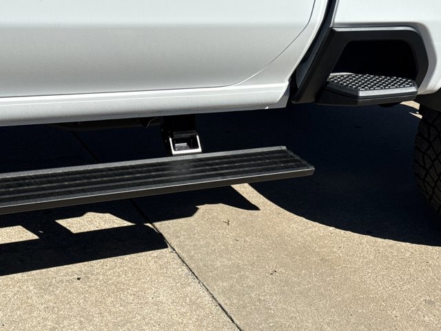 New 2026 GMC Sierra 2500 AT4X w/ LPO, Black Badging Package image 18