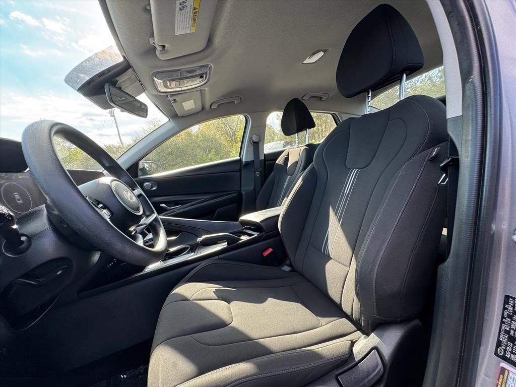 Used 2024 Hyundai Elantra SEL image 14