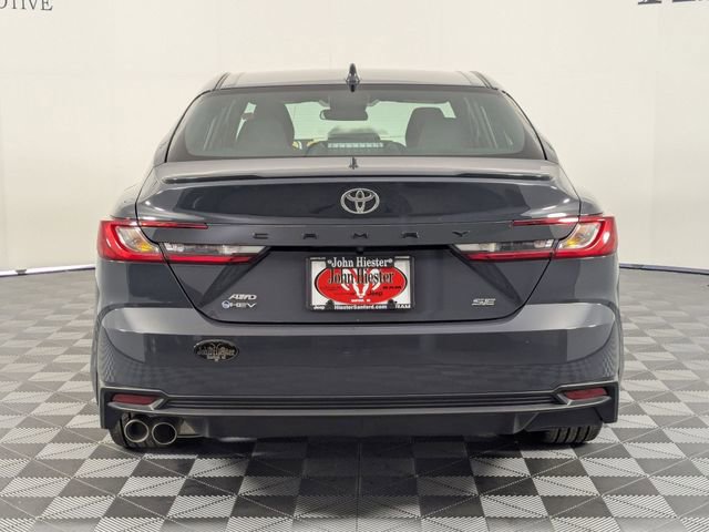 Used 2025 Toyota Camry SE image 6