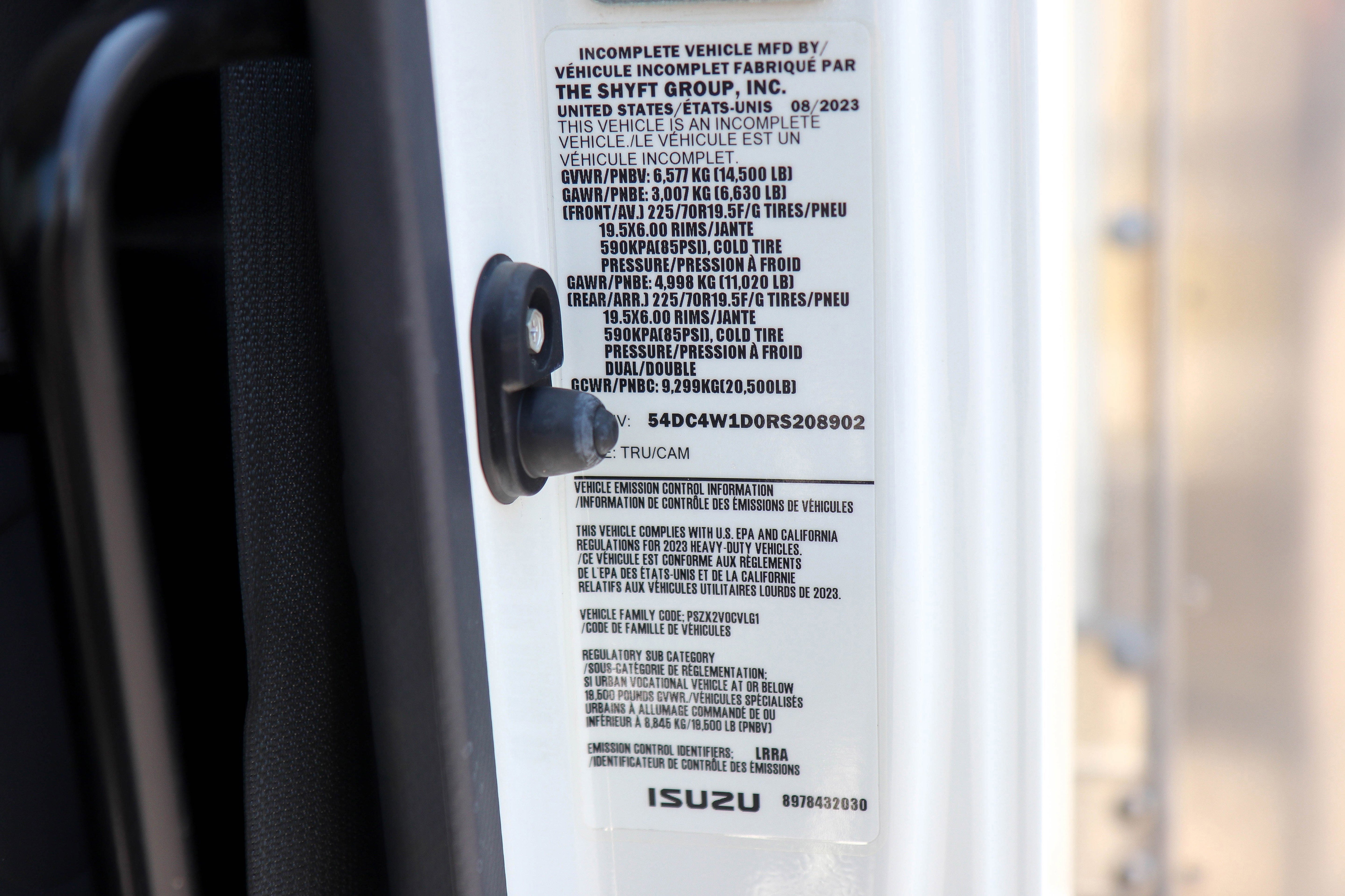 Used 2024 Isuzu NPR image 33