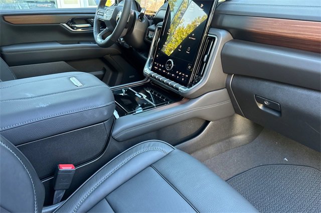 New 2026 GMC Yukon XL Denali w/ Sun & Power Step Package image 17