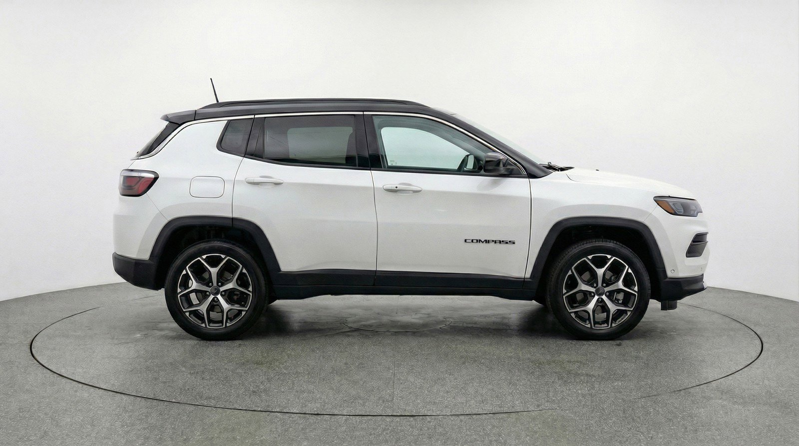 Used 2025 Jeep Compass Limited AWD/4WD image 11