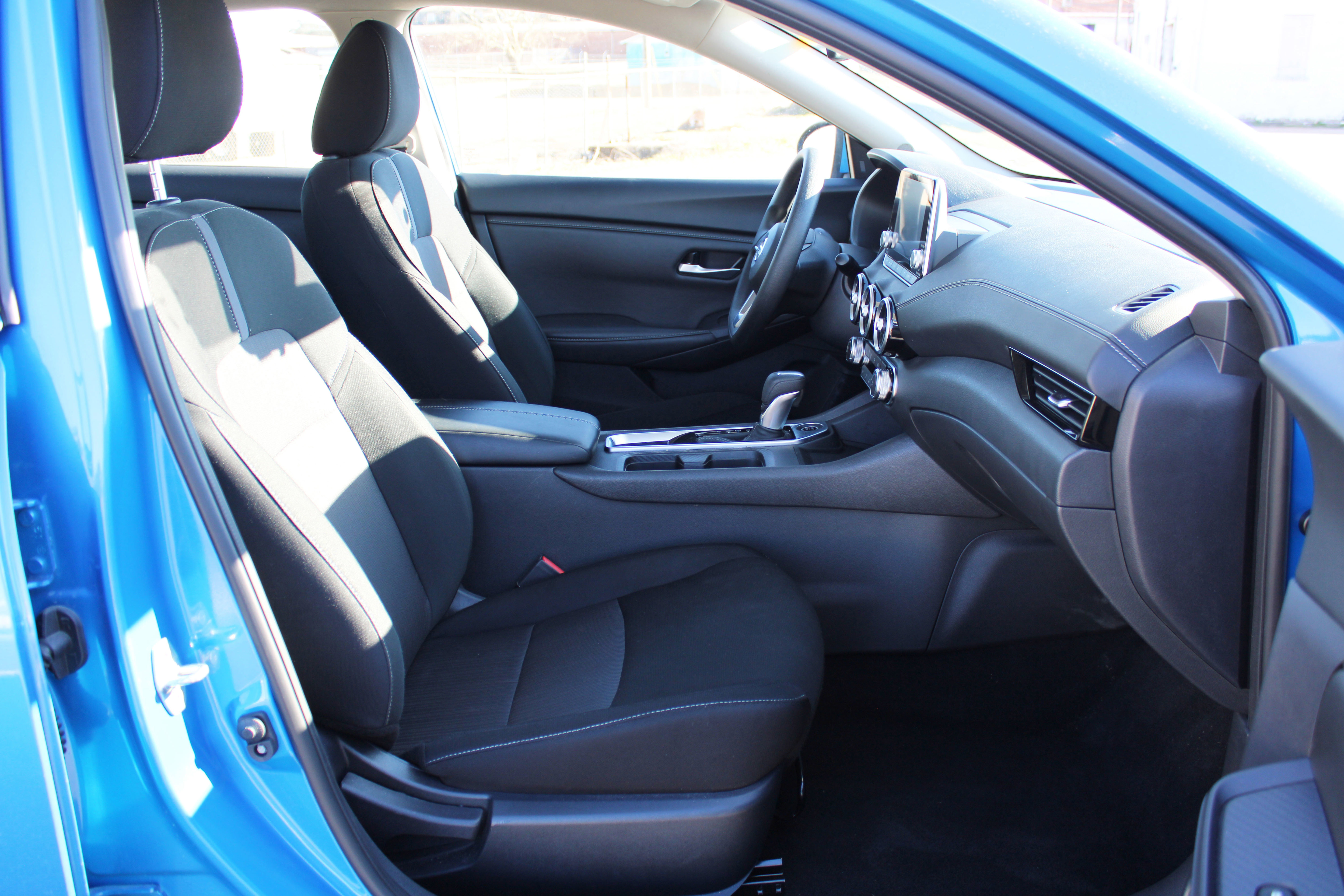 Used 2025 Nissan Sentra SV image 41