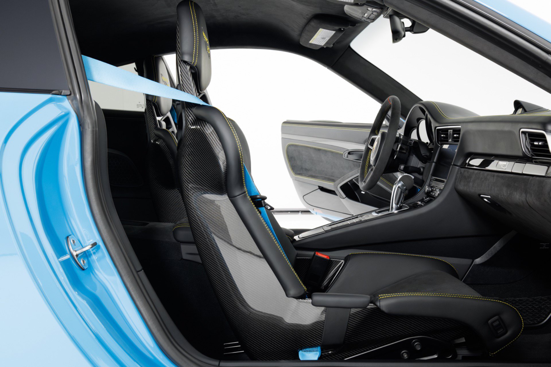 Used 2018 Porsche 911 GT2 RS RWD image 46