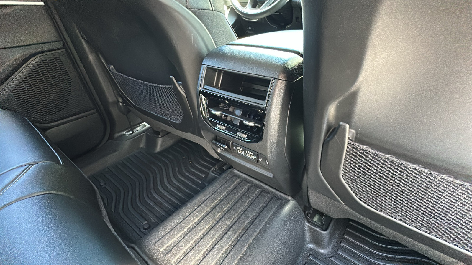 Used 2023 Jeep Grand Cherokee Limited AWD/4WD image 27