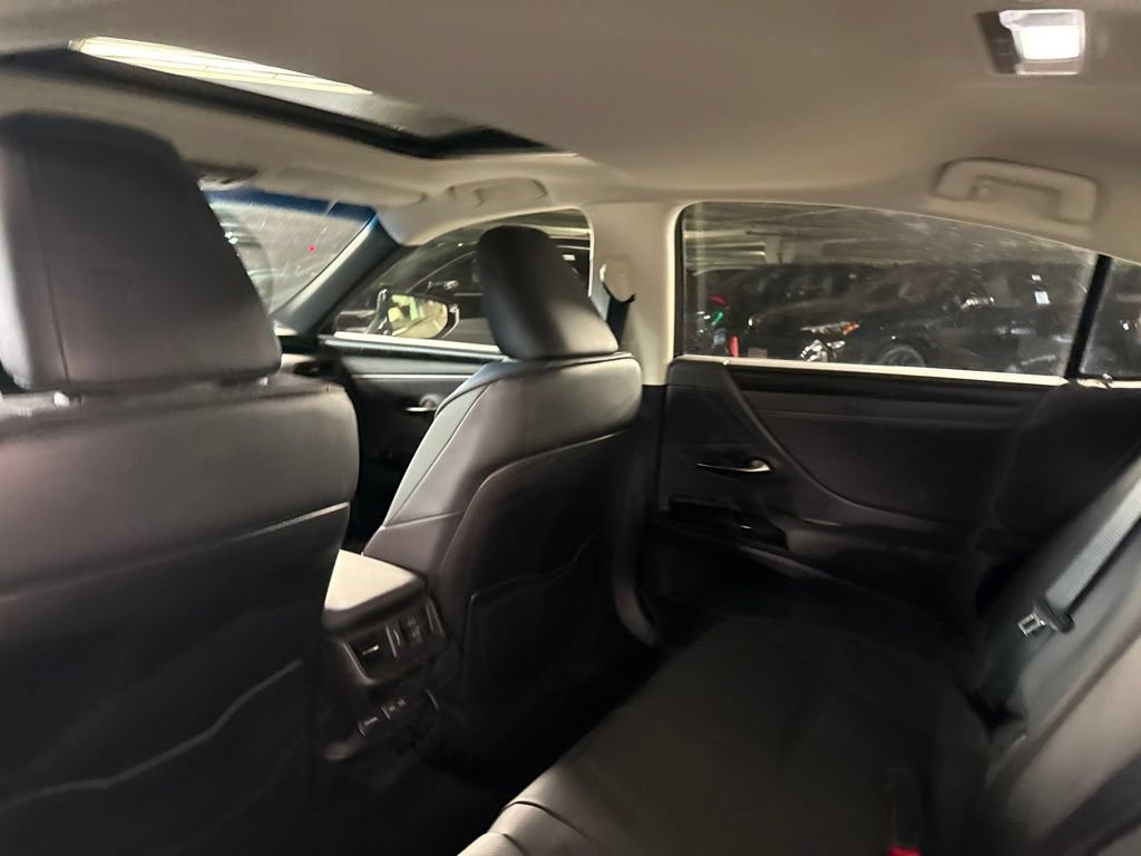 Used 2023 Lexus ES 350 w/ Premium Package FWD image 12