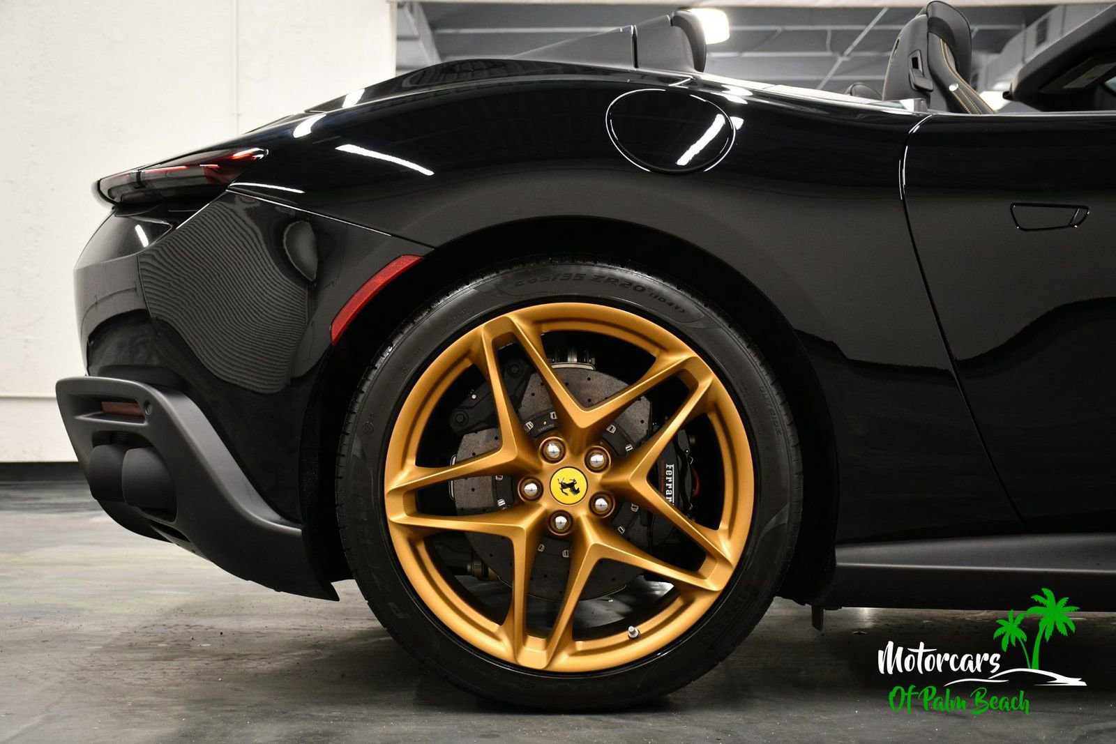 Used 2024 Ferrari Roma Spider RWD image 27