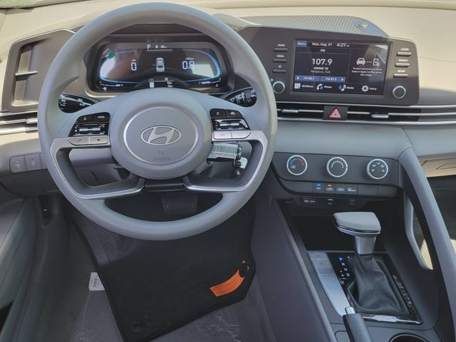 New 2026 Hyundai Elantra SE FWD image 6