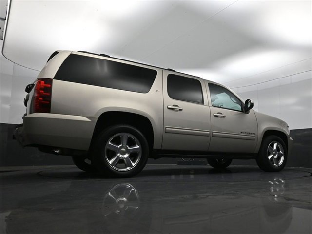 Used 2014 Chevrolet Suburban LT image 33
