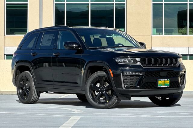 New 2026 Jeep Grand Cherokee Limited w/ Limited Altitude Package AWD/4WD image 2