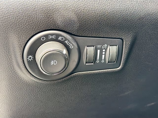 Used 2024 Jeep Compass Latitude AWD/4WD image 11