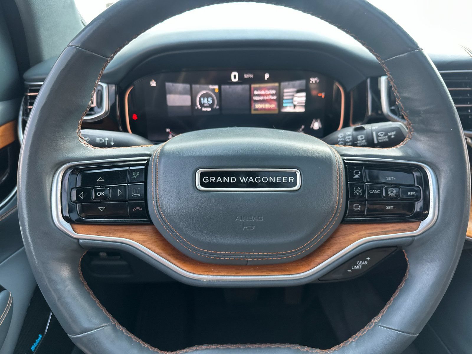Used 2022 Jeep Grand Wagoneer Series III w/ Flexible Seating Group AWD/4WD image 29