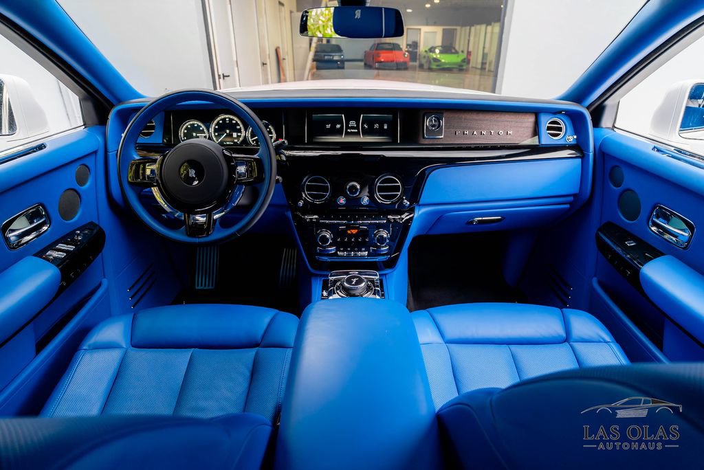 Used 2024 Rolls-Royce Phantom Sedan RWD image 26
