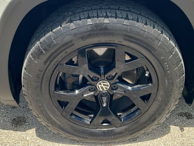 Used 2024 Volkswagen Atlas Peak Edition SEL AWD/4WD image 9