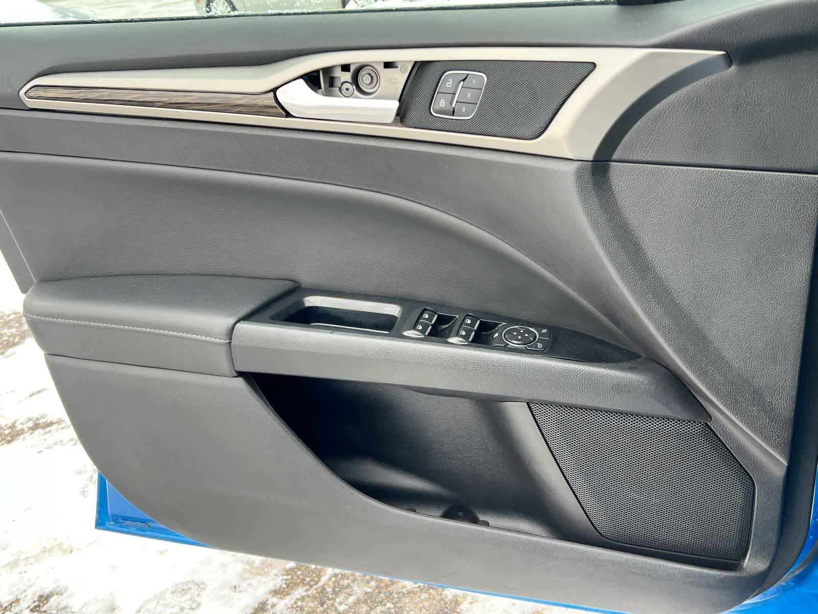 Used 2019 Ford Fusion Energi Titanium FWD image 30