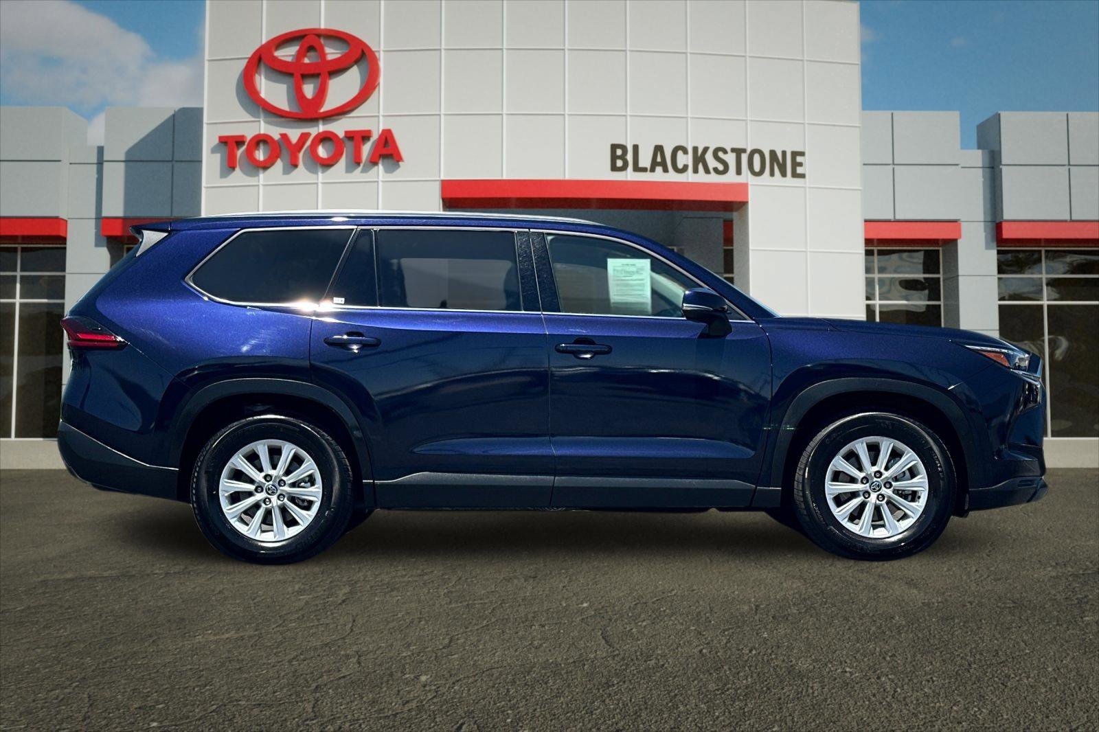Certified 2025 Toyota Grand Highlander FWD image 2