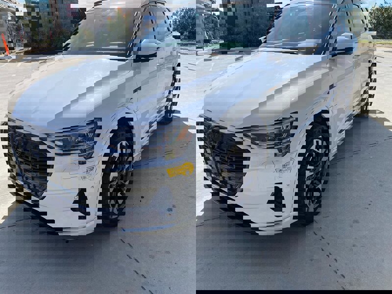 Used 2022 Audi e-tron Premium w/ Convenience Plus Package image 6