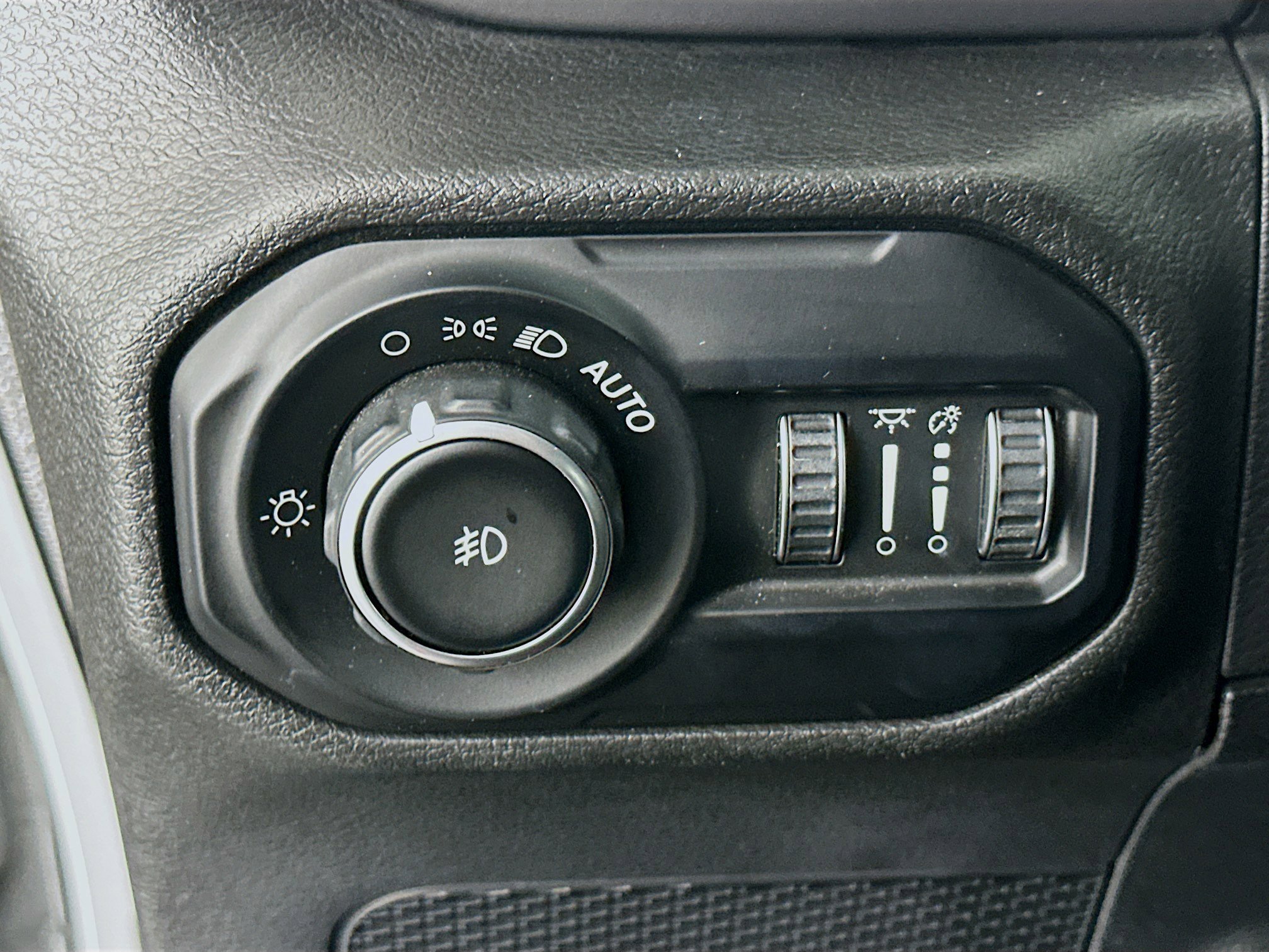 Used 2021 Jeep Wrangler Sport S w/ Sun And Sound Package AWD/4WD image 17