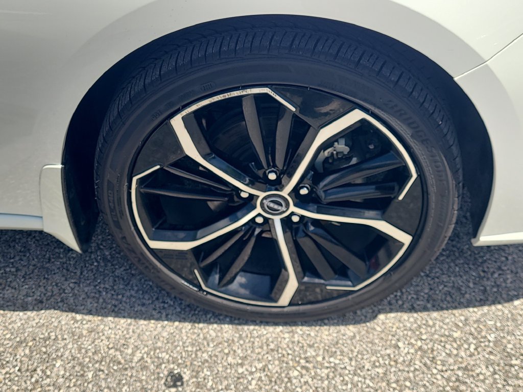 Used 2025 Nissan Altima 2.5 SR FWD image 9