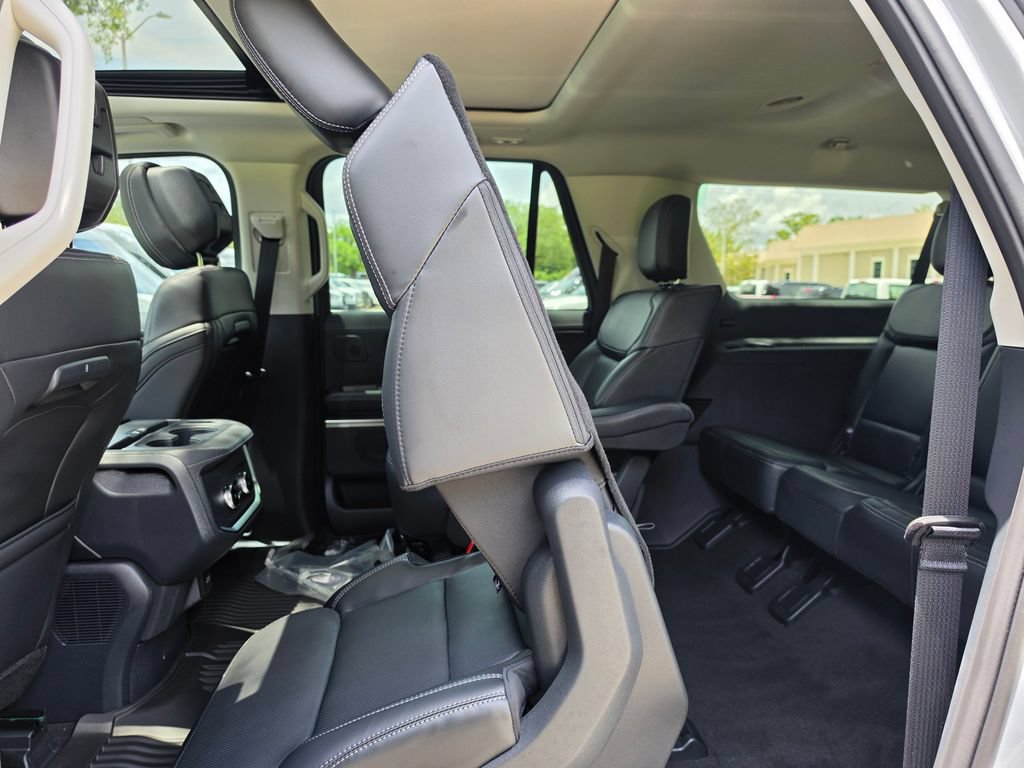 New 2026 Ford Expedition Max Platinum w/ Driver's Package AWD/4WD image 36