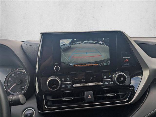 Used 2025 Toyota Highlander LE AWD/4WD image 12
