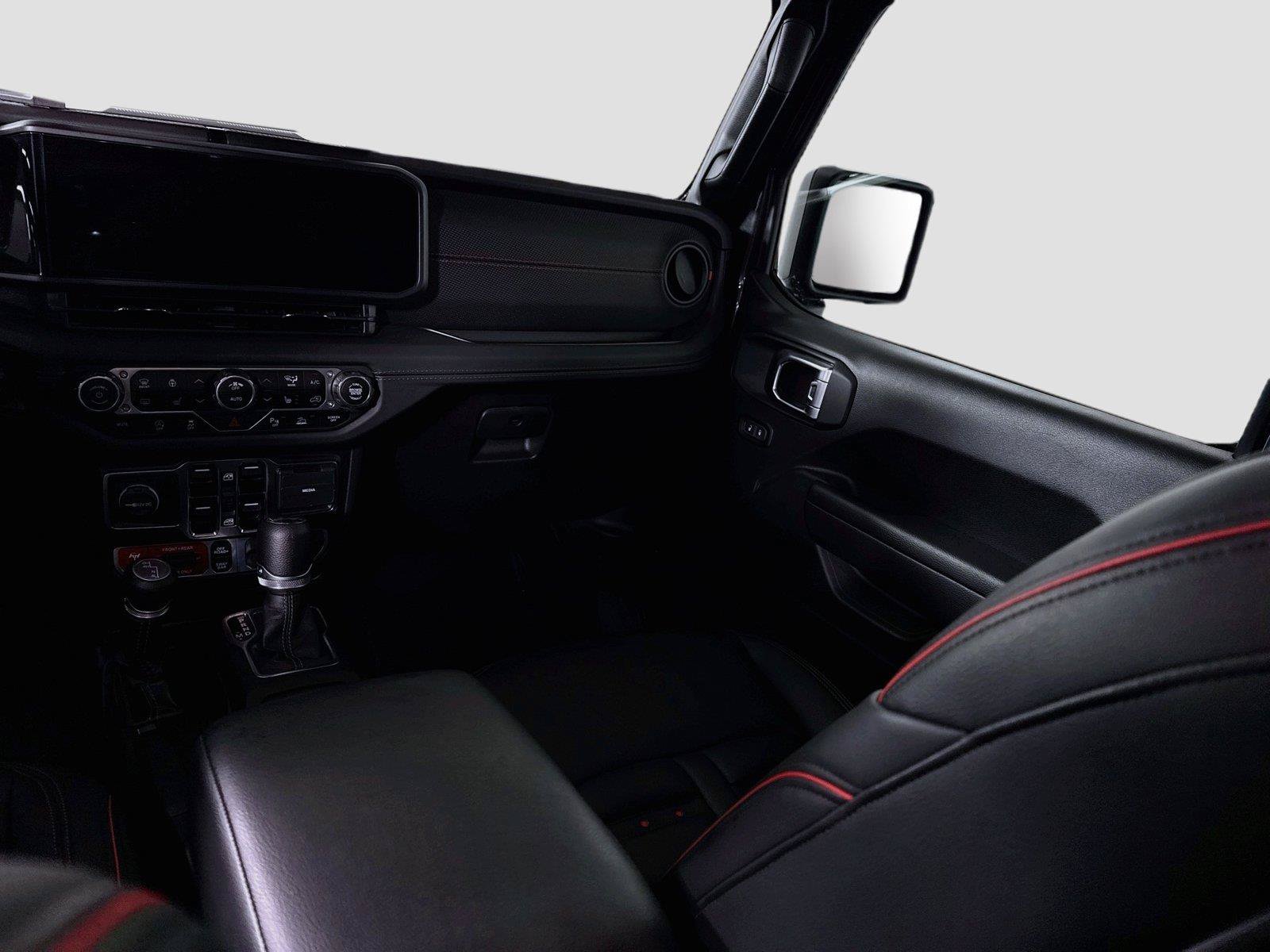 Used 2024 Jeep Wrangler Unlimited Rubicon w/ Technology Group AWD/4WD image 16