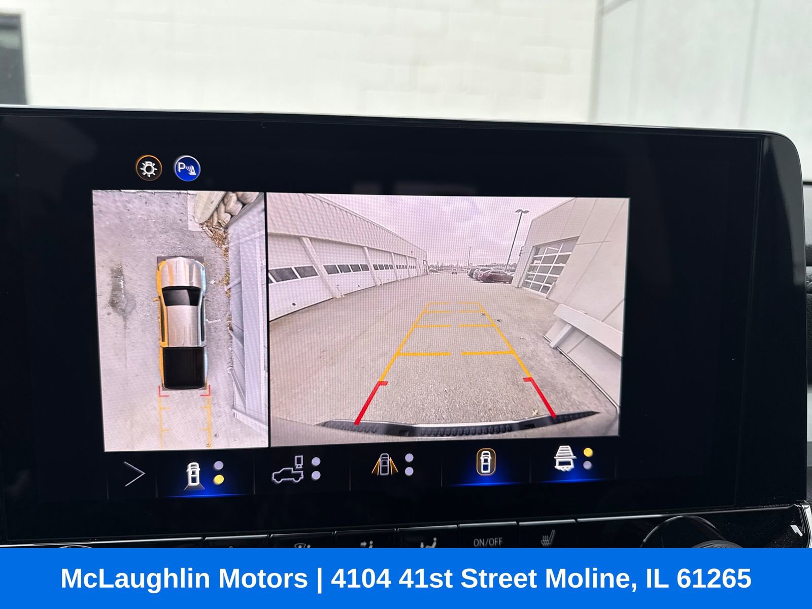 Used 2025 Chevrolet Colorado LT w/ LT Convenience Package image 22